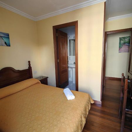 Pensión Residencia Buenos Aires Vigo Exterior foto
